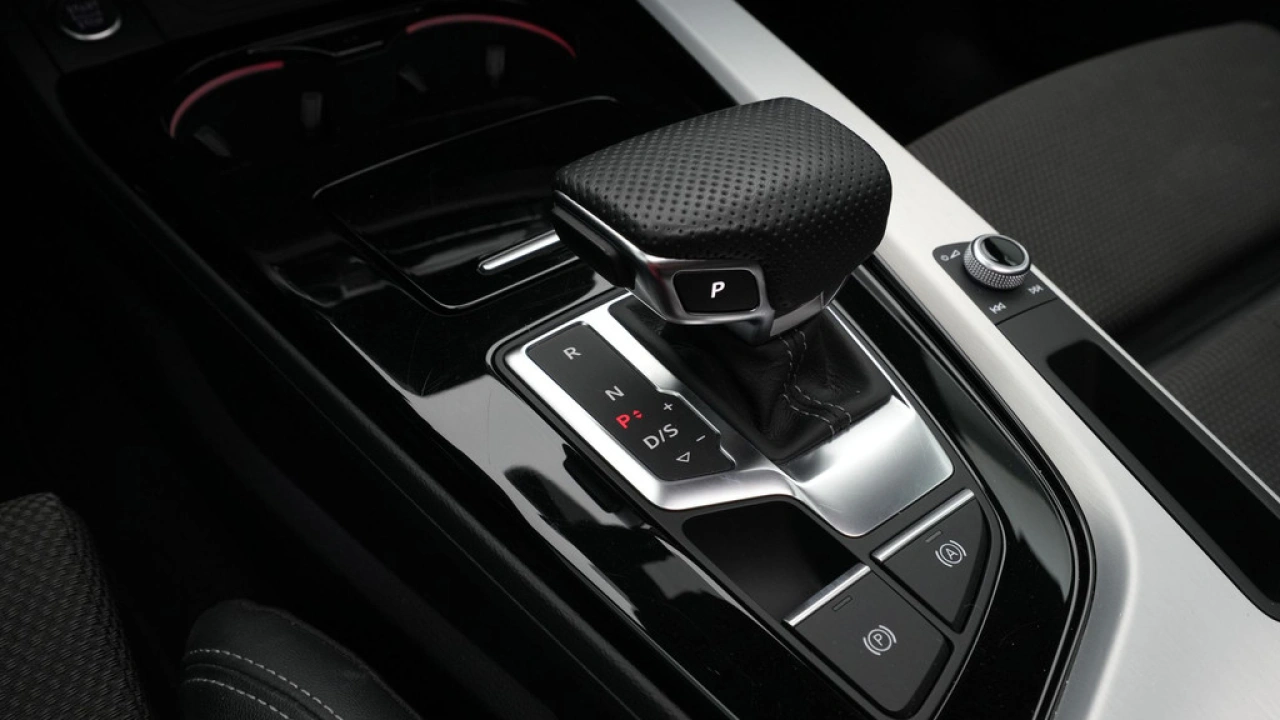 Audi A4 Avant 35 TFSI 150pk S-Tronic S-Line edition Competition