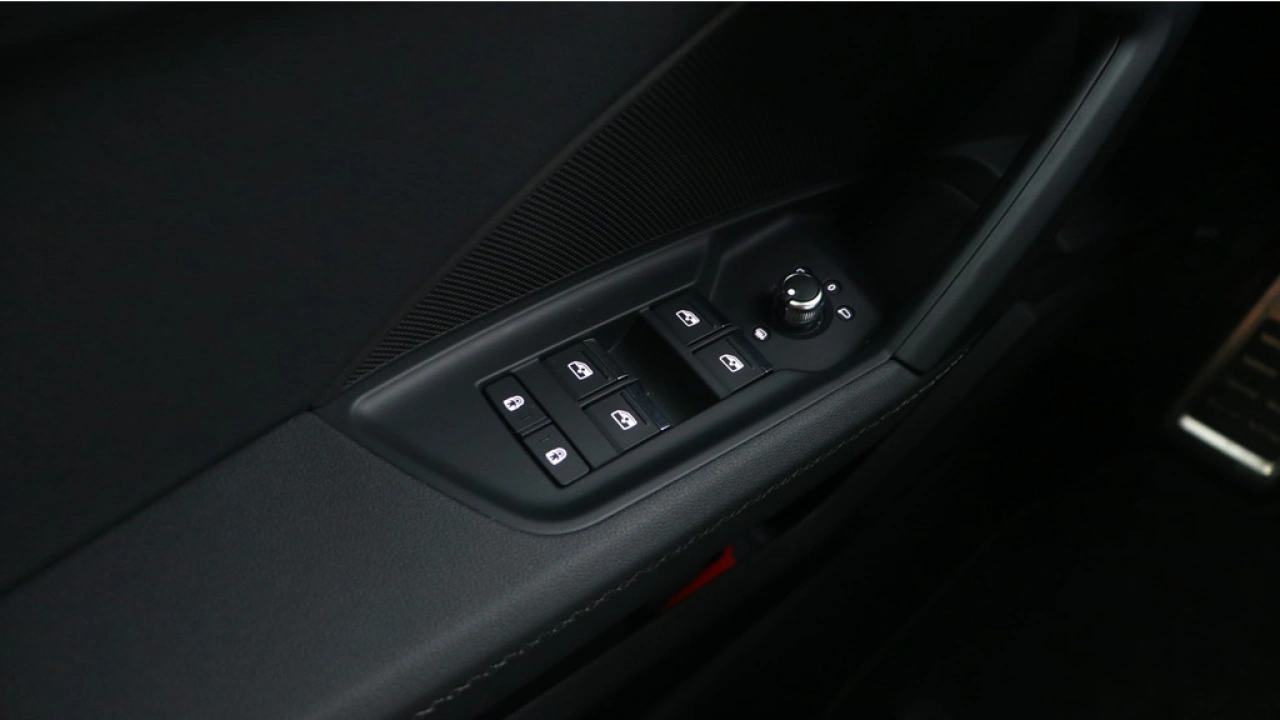 Audi A3 Sportback 35 TFSI 150PK S edition | Audi Sound | Privacy glass | Zwart optiek | Carplay |