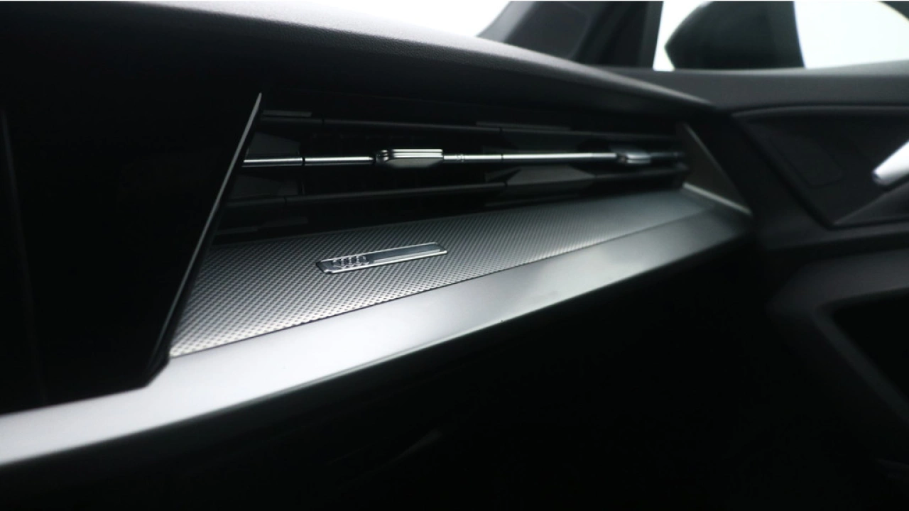 Audi A3 Sportback 35 TFSI 150PK S edition | Audi Sound | Privacy glass | Zwart optiek | Carplay |