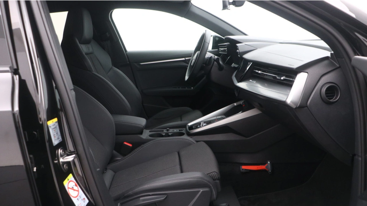 Audi A3 Sportback 35 TFSI 150PK S edition | Audi Sound | Privacy glass | Zwart optiek | Carplay |