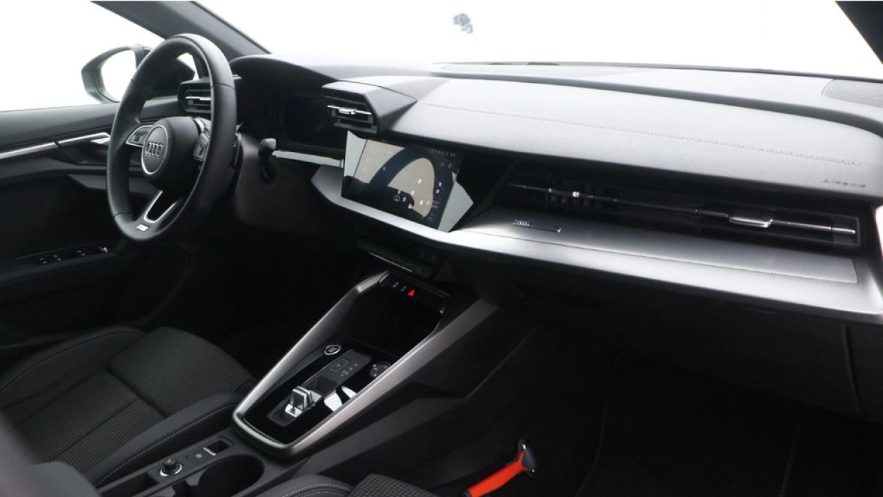 Audi A3 Sportback 35 TFSI 150PK S edition | Audi Sound | Privacy glass | Zwart optiek | Carplay |