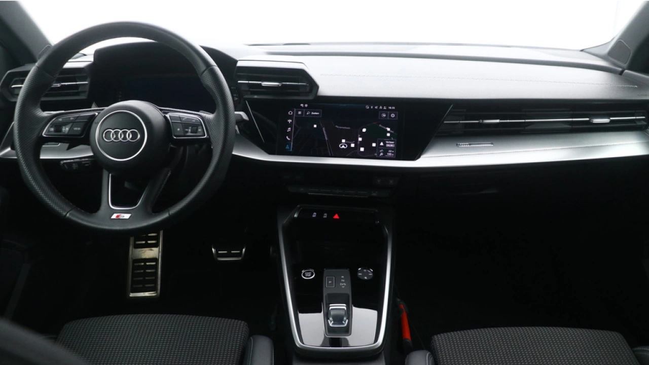 Audi A3 Sportback 35 TFSI 150PK S edition | Audi Sound | Privacy glass | Zwart optiek | Carplay |