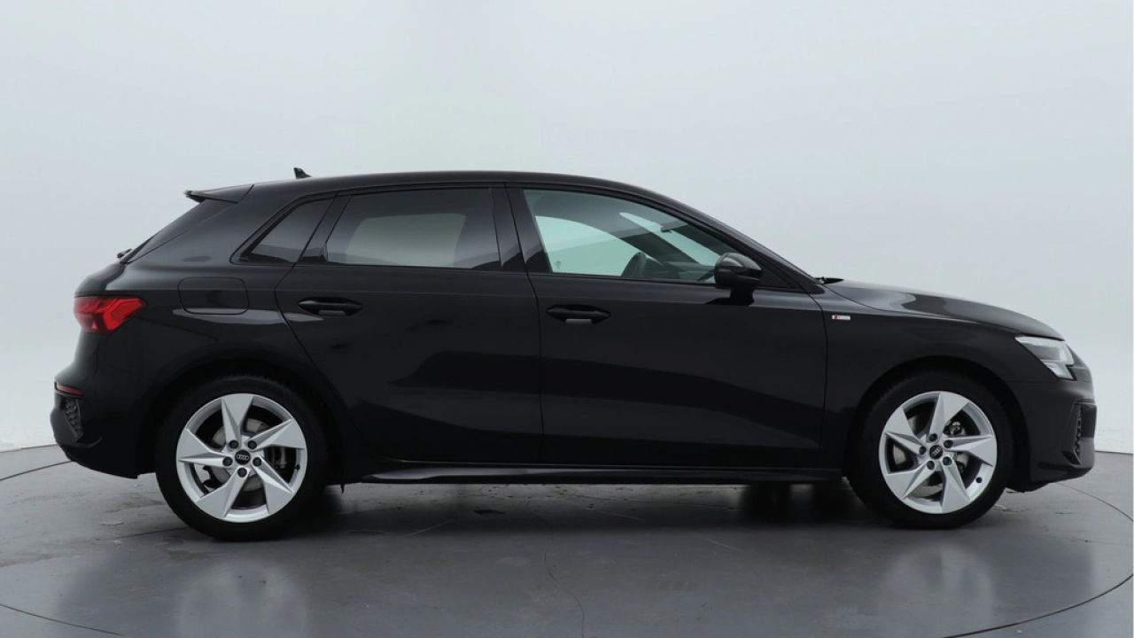 Audi A3 Sportback 35 TFSI 150PK S edition | Audi Sound | Privacy glass | Zwart optiek | Carplay |