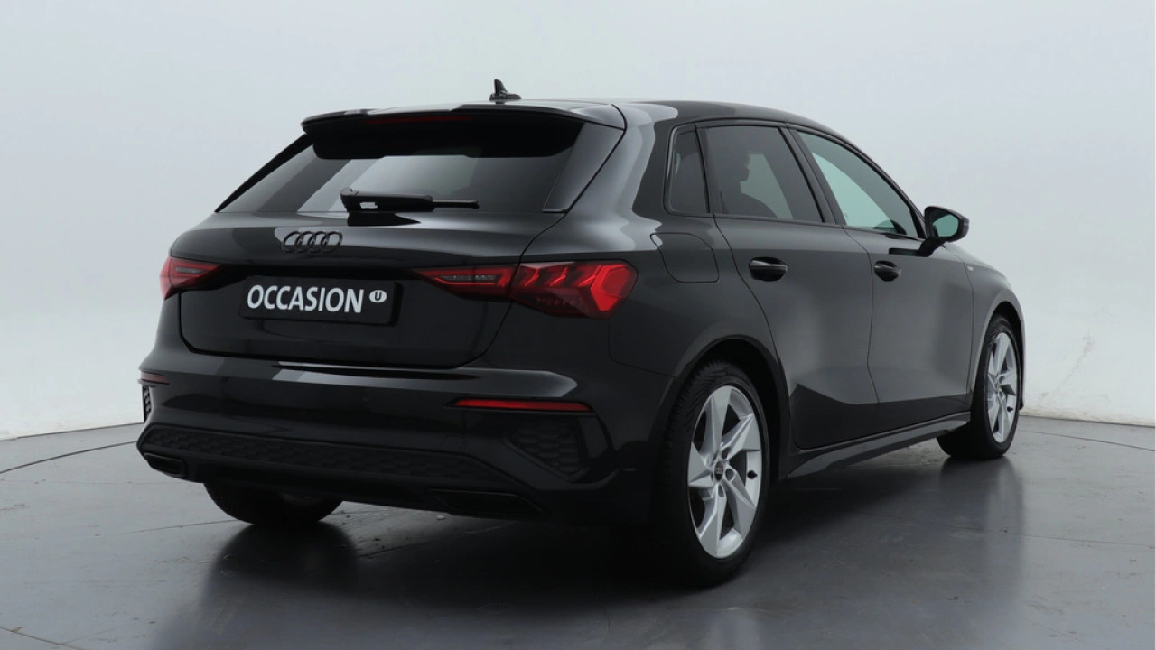 Audi A3 Sportback 35 TFSI 150PK S edition | Audi Sound | Privacy glass | Zwart optiek | Carplay |