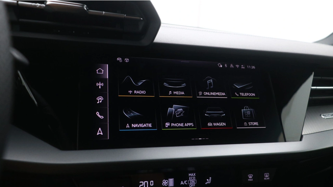 Audi A3 Limousine 30 TFSI S edition | PDC V+A | Camera | Zwart optiek | Audi Sound | Privacy glas |