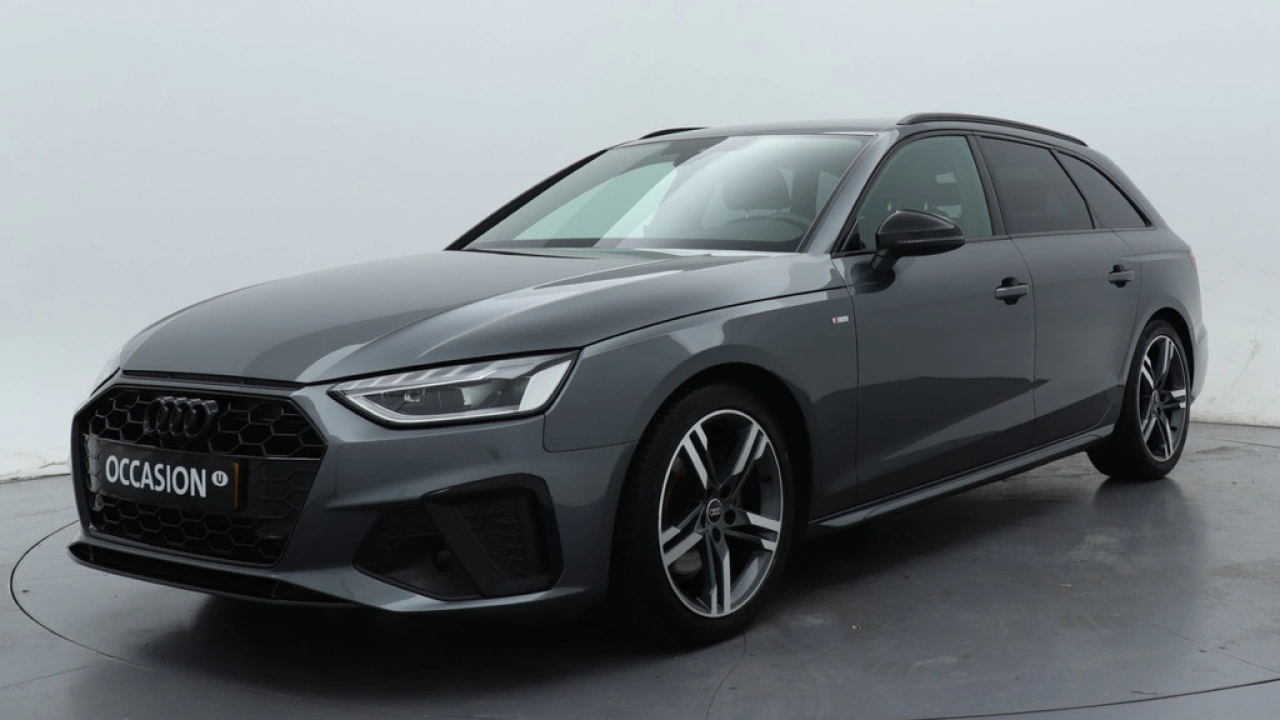 Audi A4 Avant 35 TFSI S edition Competition | Camera | Stoelverwarming | PDC V+A