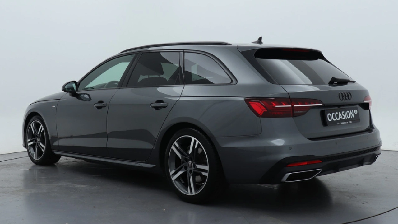 Audi A4 Avant 35 TFSI S edition Competition | Camera | Stoelverwarming | PDC V+A