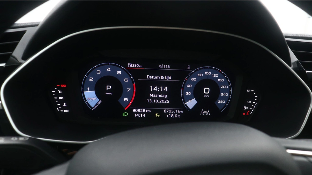 Audi Q3 35 TFSI Advanced edition | Trekhaak | Sportstoelen | Stoelverwarming |