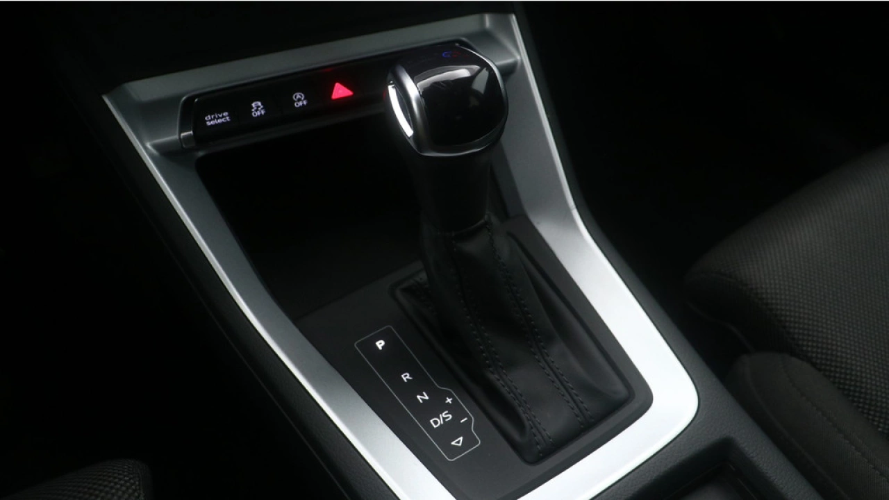 Audi Q3 35 TFSI Advanced edition | Trekhaak | Sportstoelen | Stoelverwarming |