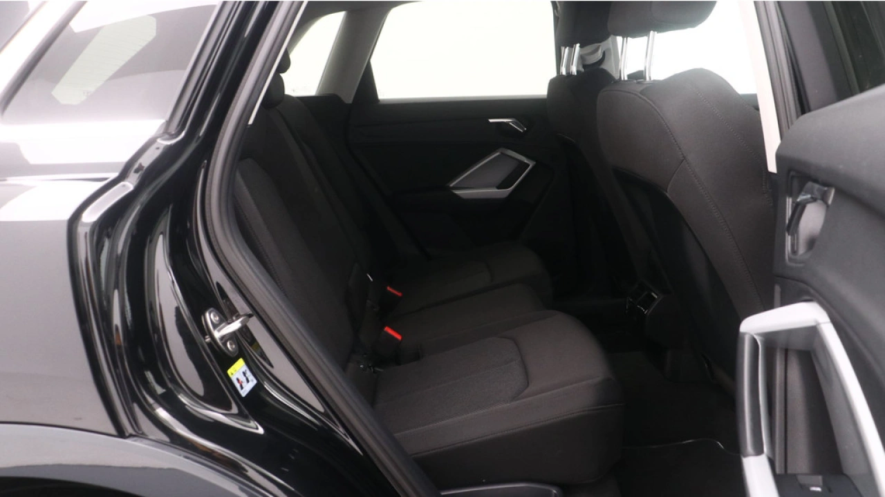 Audi Q3 35 TFSI Advanced edition | Trekhaak | Sportstoelen | Stoelverwarming |