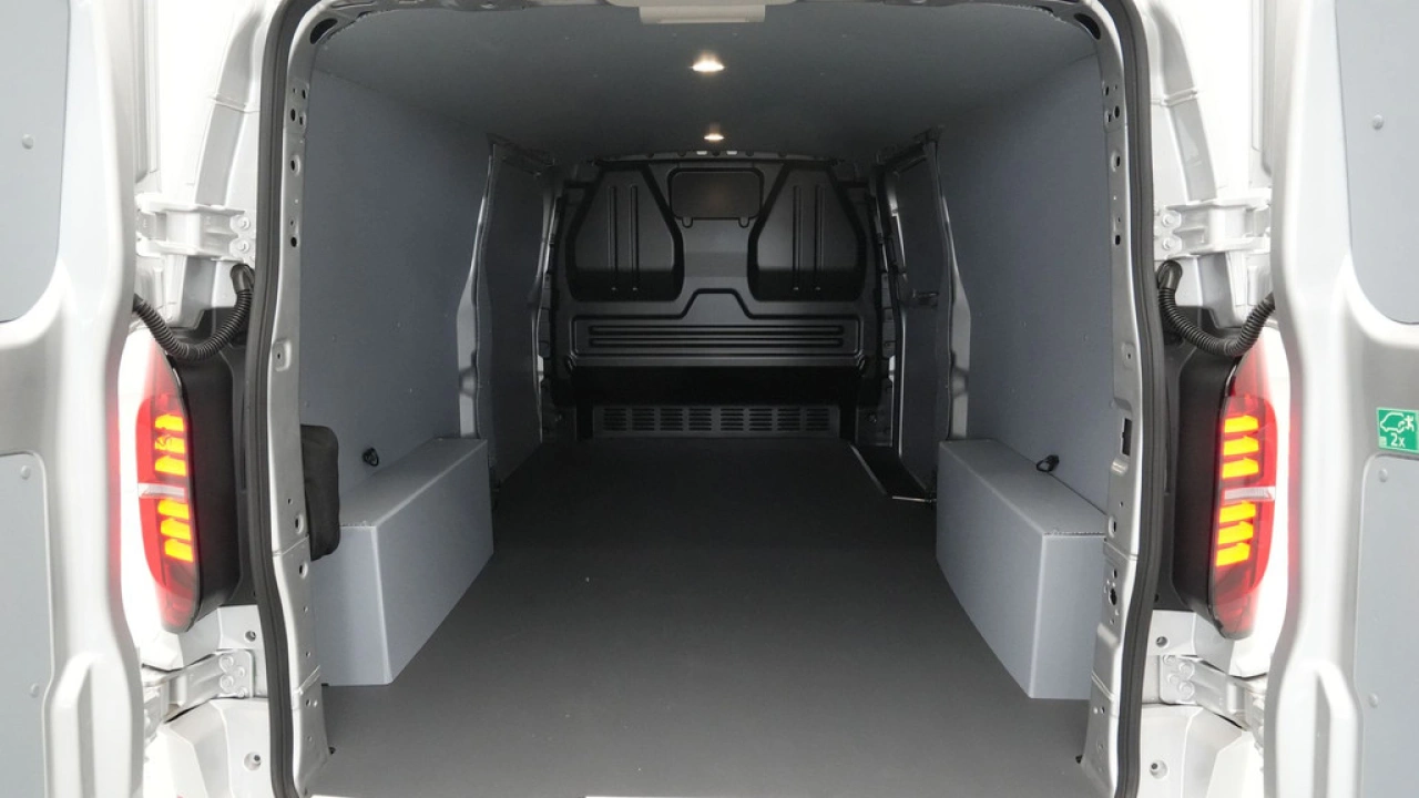 VW Bedrijfswagens E-Transporter 210kW 286PK L2H1 Style Intro