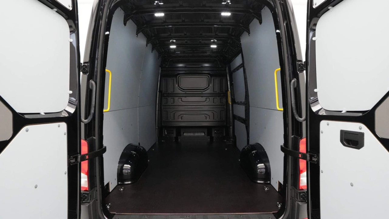 VW Bedrijfswagens Crafter 2.0 TDI 130kW 177PK L3H3 Exclusive Hero Edition AUT