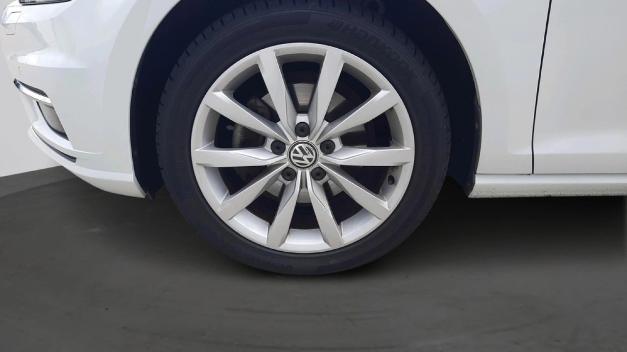 Volkswagen GOLF Variant 1.5 TSI Highline | Navi | Panoramadak | Trekhaak | App Connect |