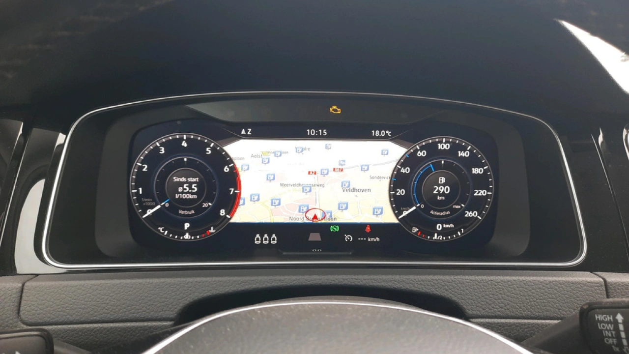Volkswagen GOLF Variant 1.5 TSI Highline | Navi | Panoramadak | Trekhaak | App Connect |