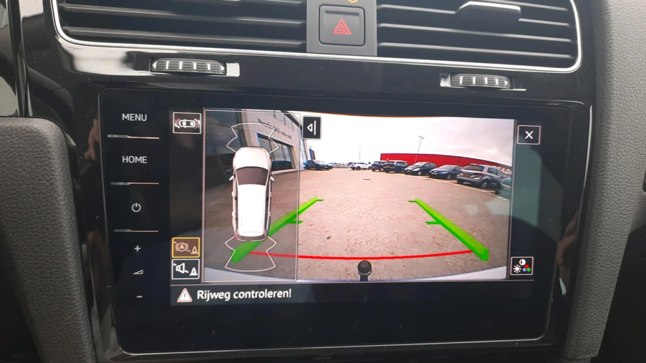 Volkswagen GOLF Variant 1.5 TSI Highline | Navi | Panoramadak | Trekhaak | App Connect |