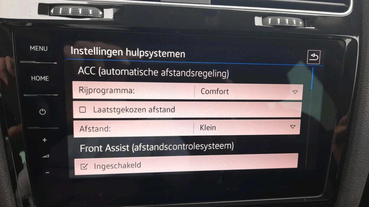Volkswagen GOLF Variant 1.5 TSI Highline | Navi | Panoramadak | Trekhaak | App Connect |