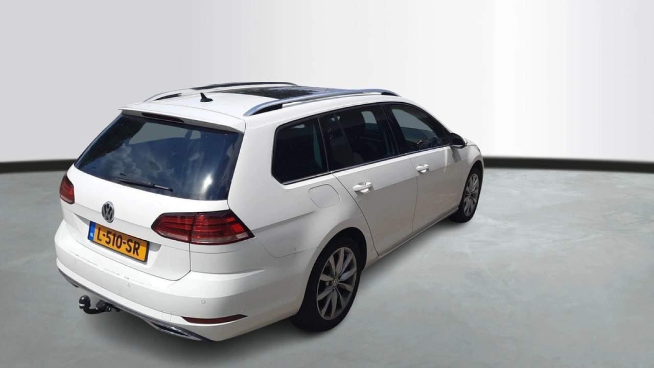 Volkswagen GOLF Variant 1.5 TSI Highline | Navi | Panoramadak | Trekhaak | VERWACHT