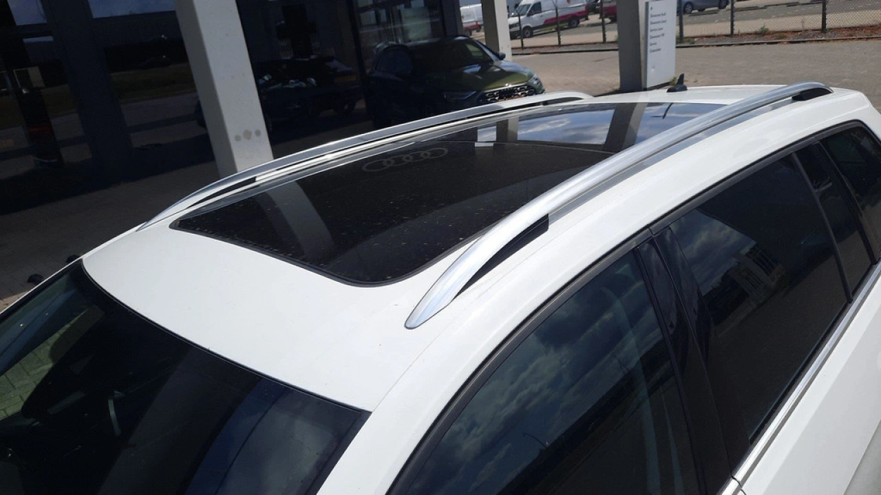 Volkswagen GOLF Variant 1.5 TSI Highline | Navi | Panoramadak | Trekhaak | VERWACHT