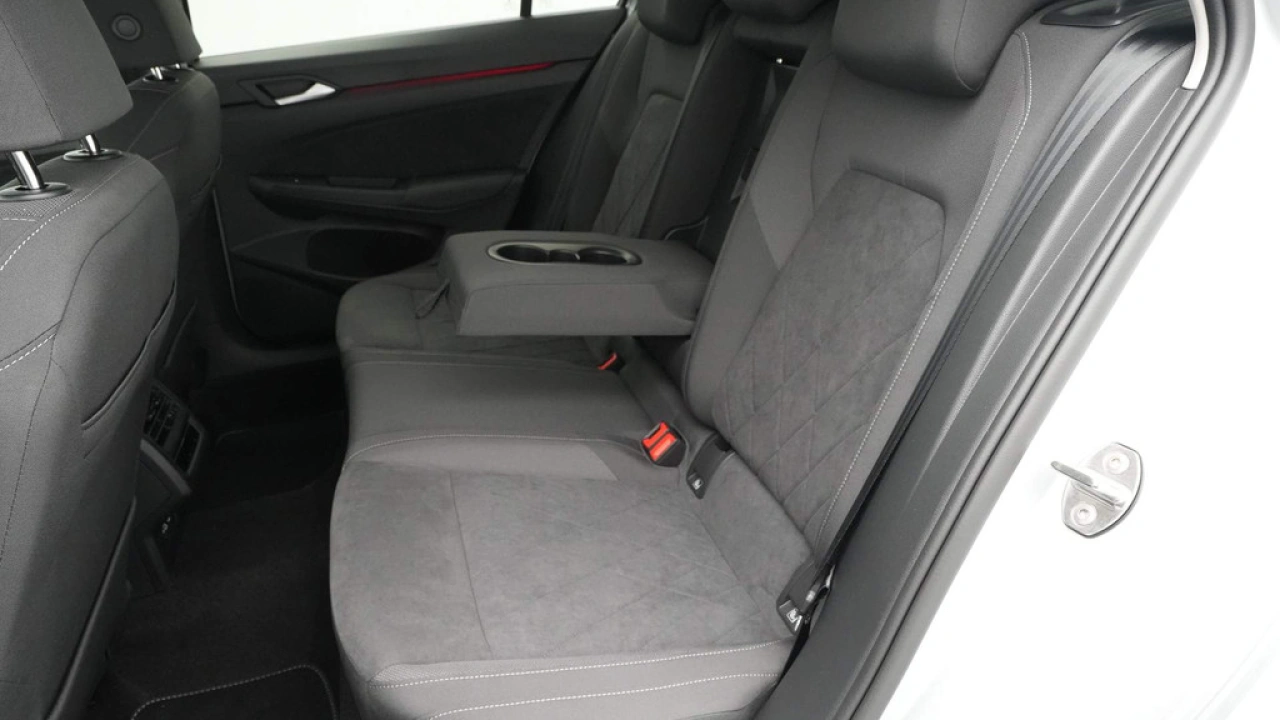Volkswagen GOLF Variant 1.0 eTSI Life Business
