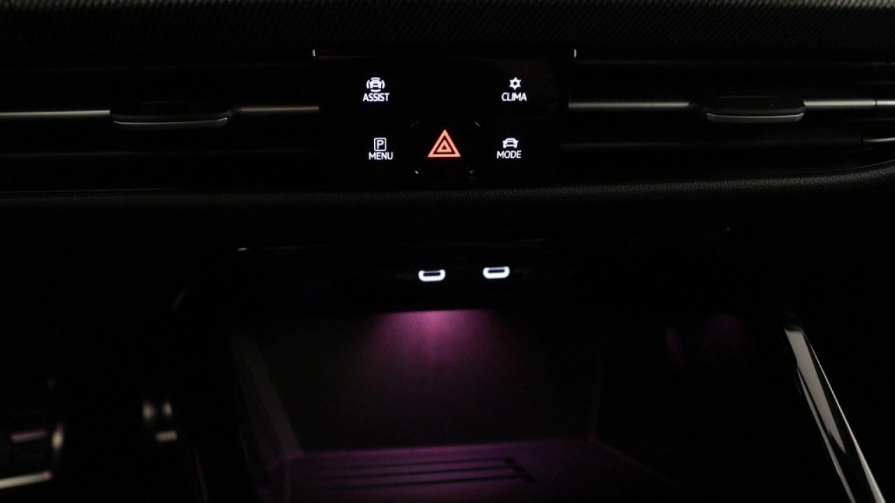 Volkswagen Golf Variant (8) GP R-Line Edition R-Line-Edition 1.5 eTSI 85 kW / 116 pk Variant 7 versn. DSG