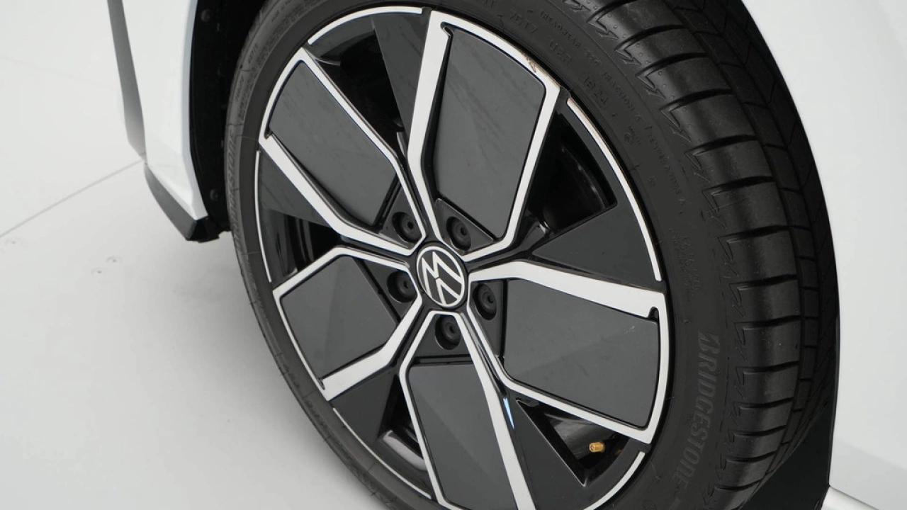Volkswagen GOLF Variant 1.5 eTSI R-Line Edition