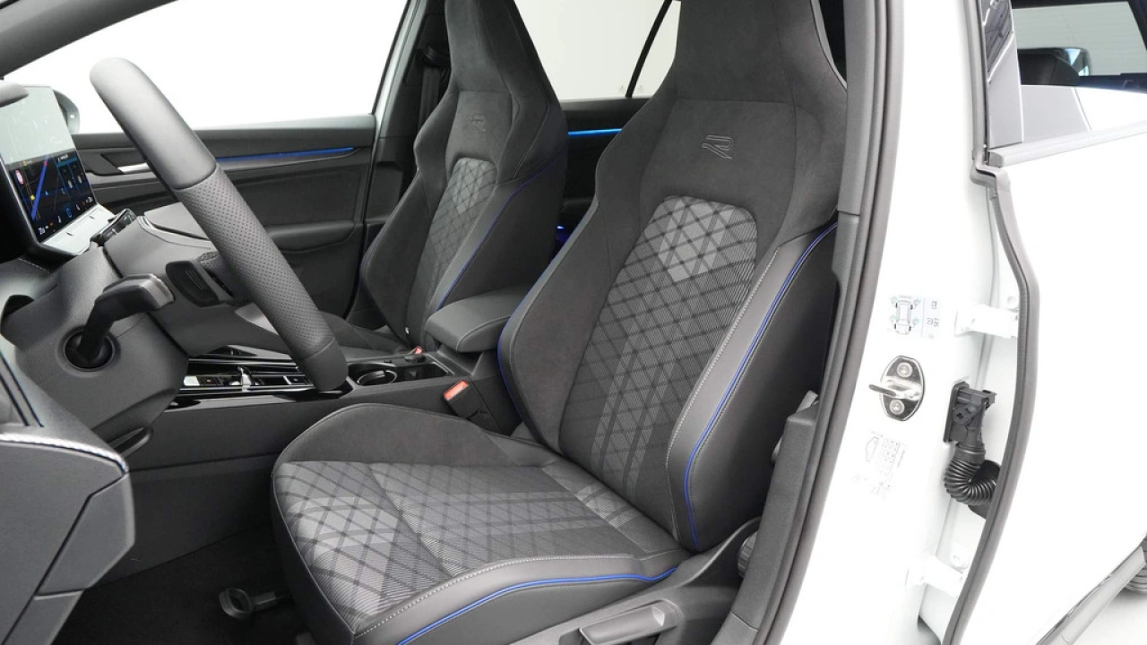 Volkswagen GOLF Variant 1.5 eTSI R-Line Edition