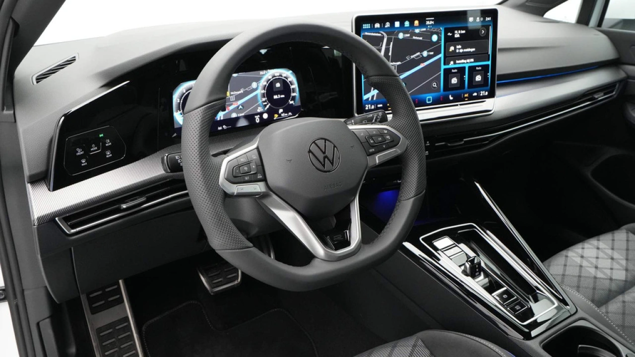 Volkswagen GOLF Variant 1.5 eTSI R-Line Edition