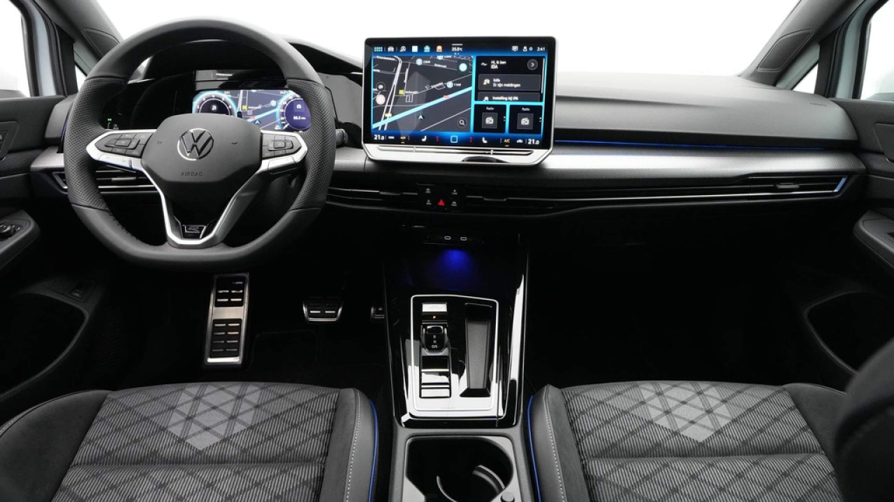 Volkswagen GOLF Variant 1.5 eTSI R-Line Edition