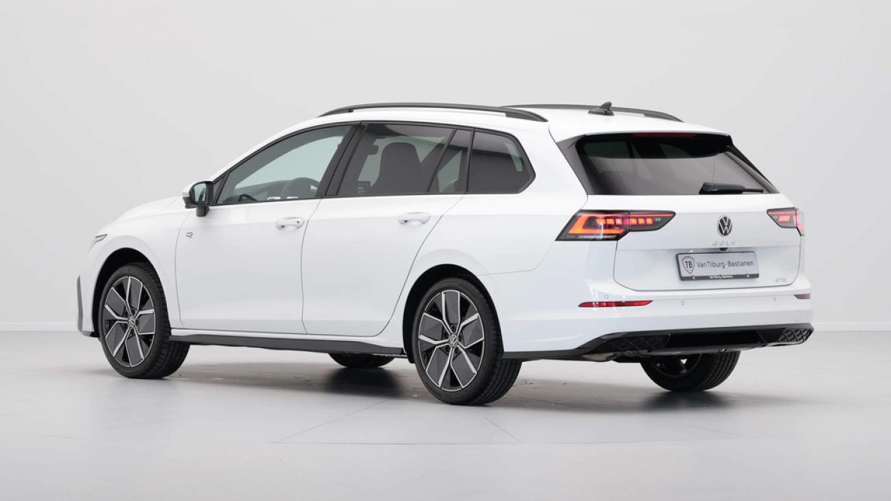 Volkswagen GOLF Variant 1.5 eTSI R-Line Edition