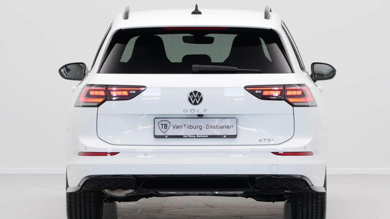 Volkswagen GOLF Variant 1.5 eTSI R-Line Edition