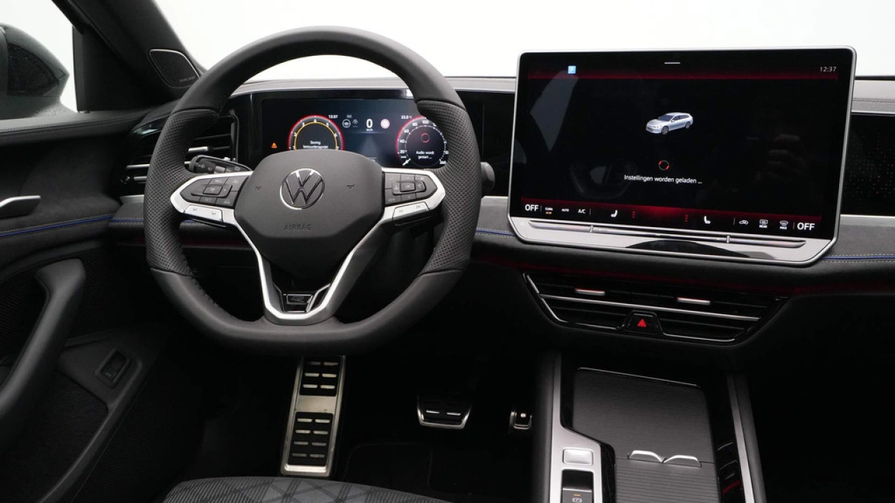Volkswagen Passat Variant 1.5 eTSI R-Line Business