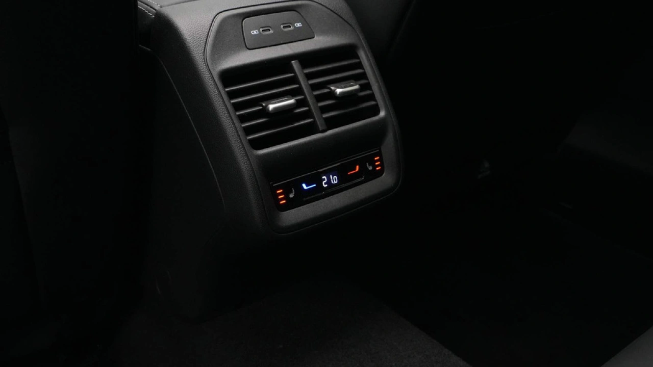 Volkswagen Passat Variant 1.5 eTSI R-Line Business