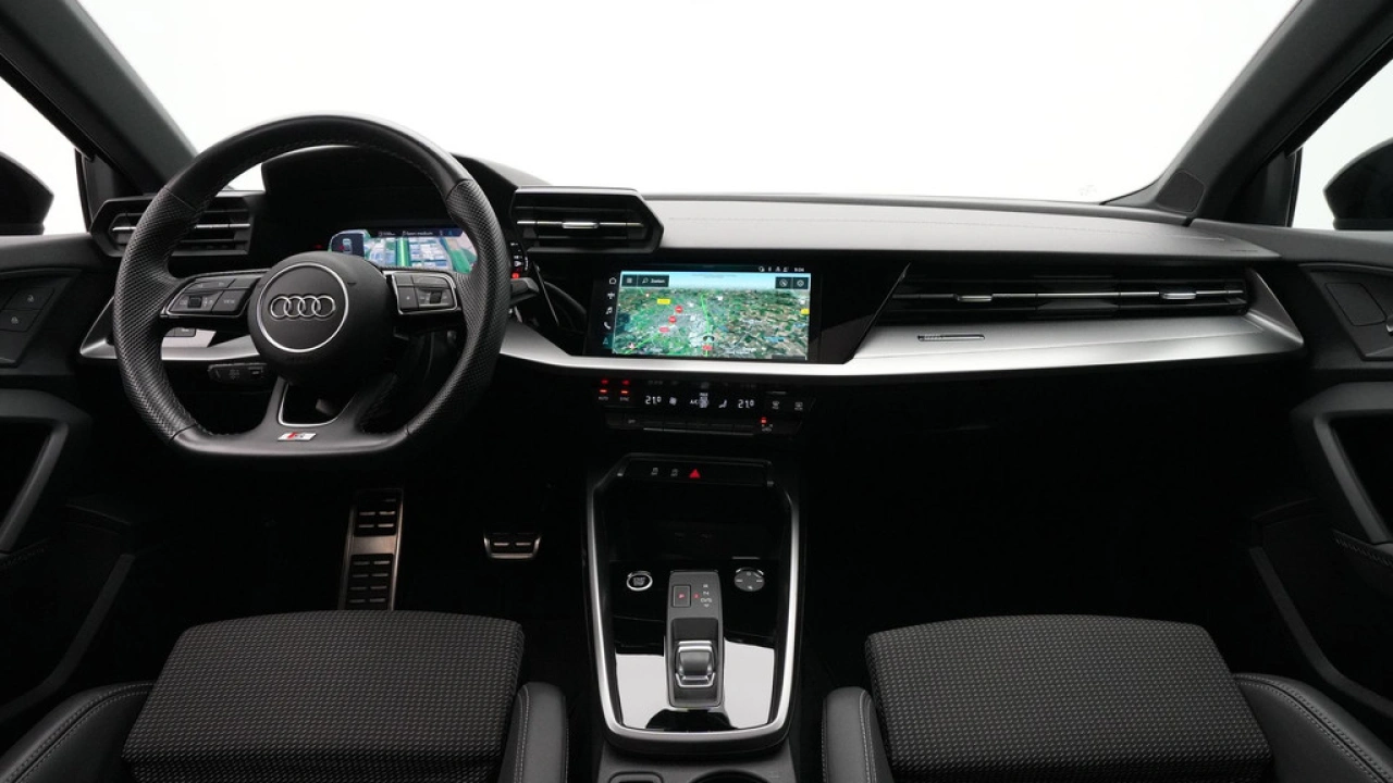 Audi A3 Limousine 35 TFSI 150pk S-Tronic S-Line edition