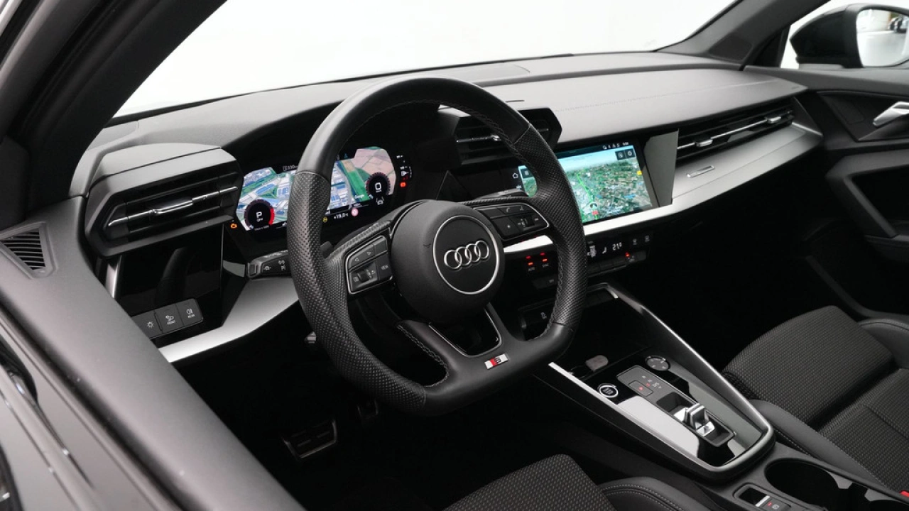 Audi A3 Limousine 35 TFSI 150pk S-Tronic S-Line edition