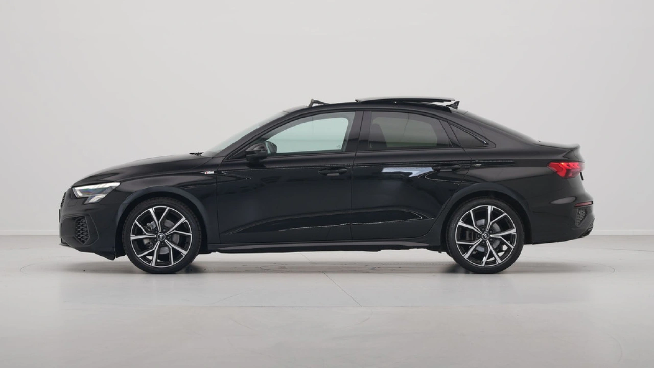 Audi A3 Limousine 35 TFSI 150pk S-Tronic S-Line edition