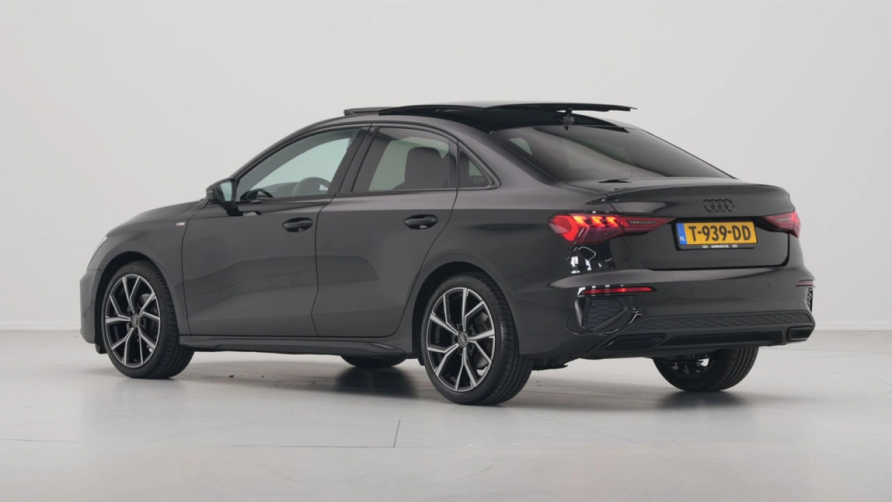 Audi A3 Limousine 35 TFSI 150pk S-Tronic S-Line edition