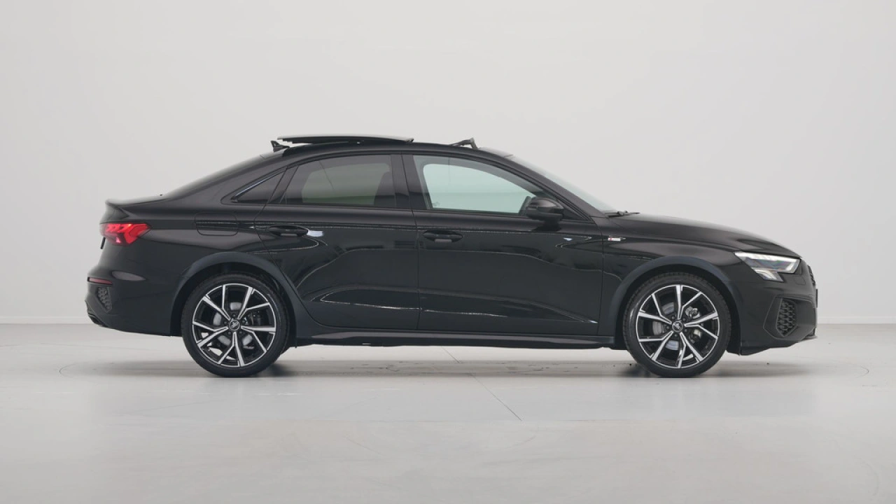 Audi A3 Limousine 35 TFSI 150pk S-Tronic S-Line edition