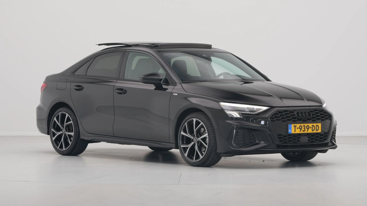 Audi A3 Limousine 35 TFSI 150pk S-Tronic S-Line edition