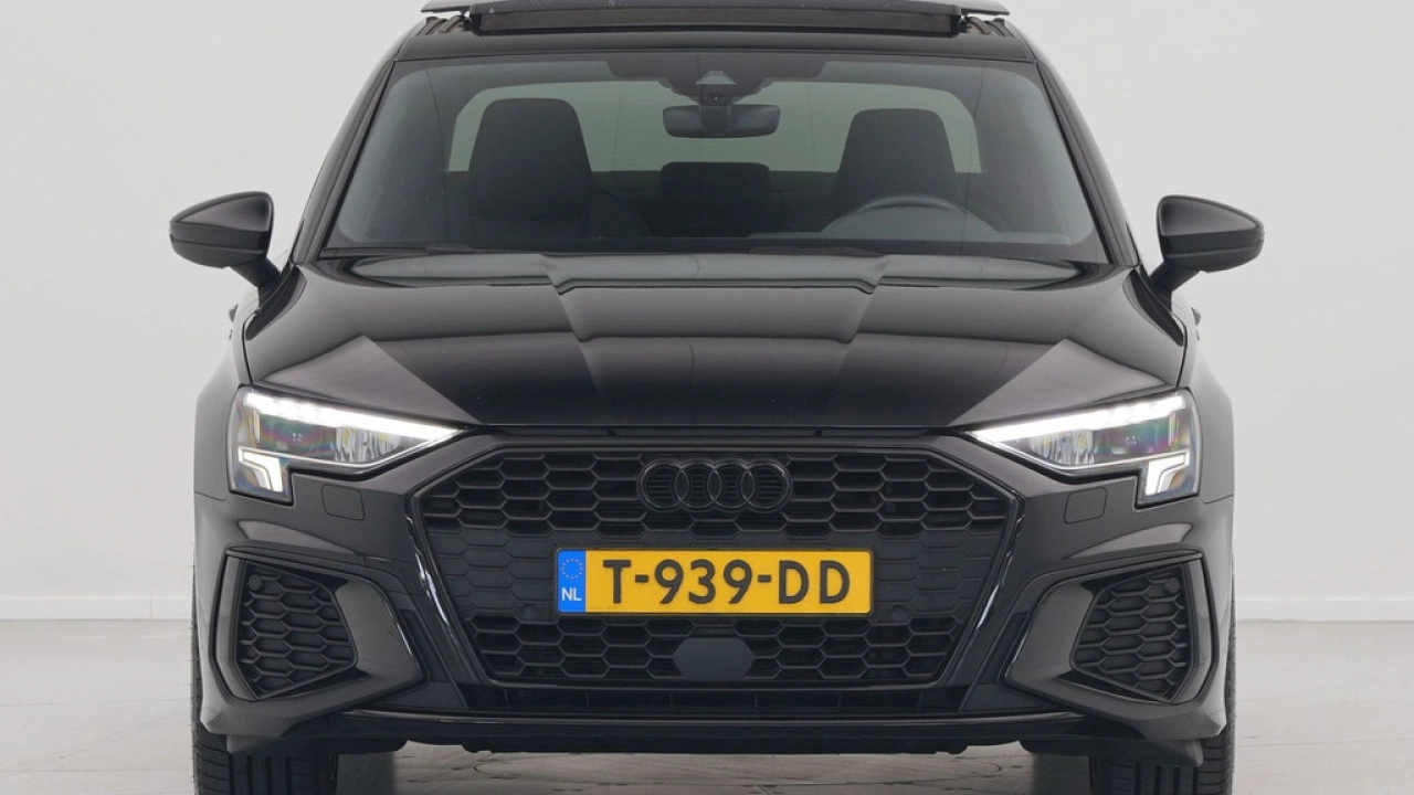 Audi A3 Limousine 35 TFSI 150pk S-Tronic S-Line edition