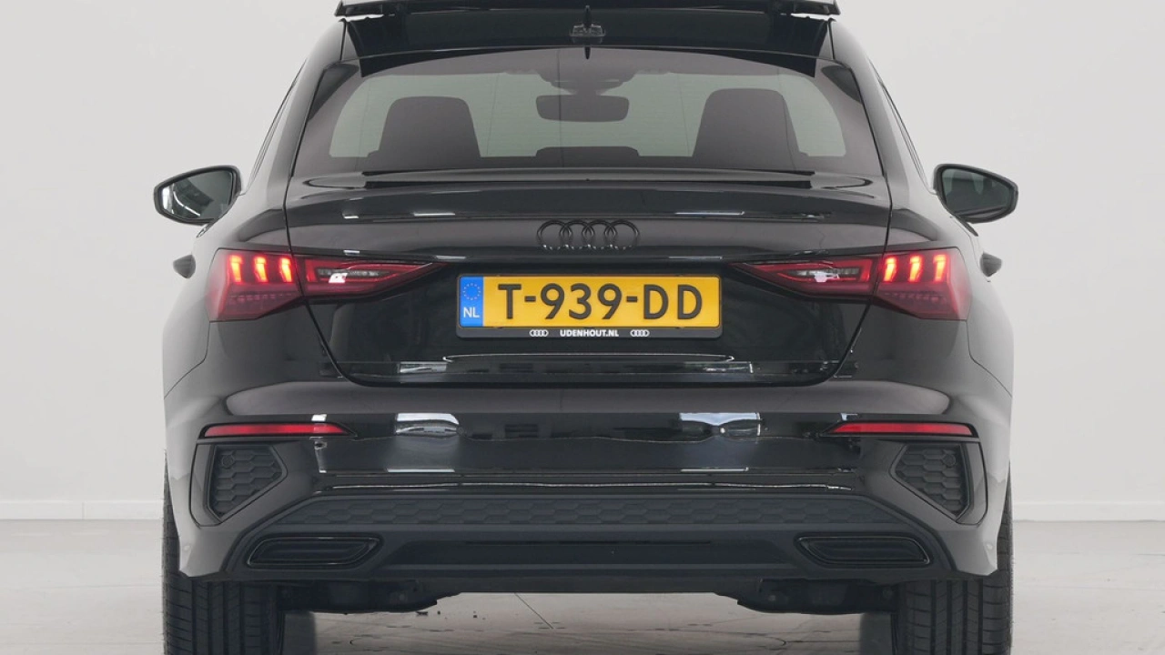 Audi A3 Limousine 35 TFSI 150pk S-Tronic S-Line edition