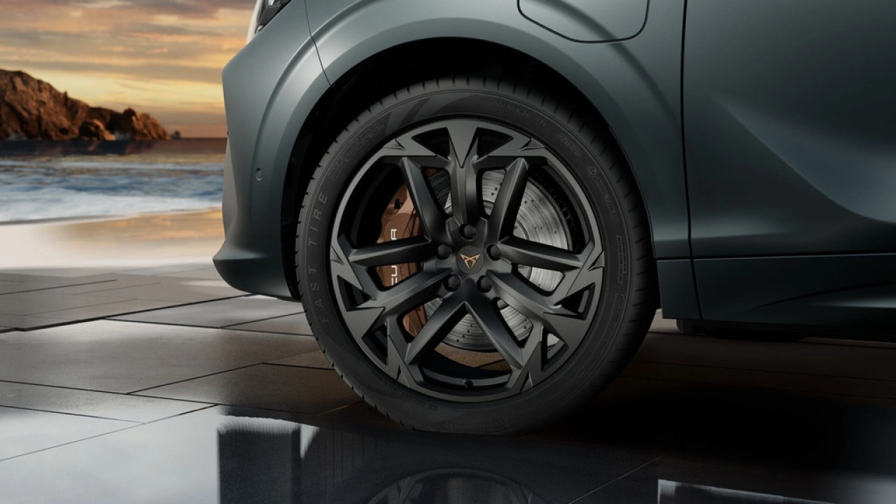 CUPRA Terramar 1.5 TSI e-Hybrid 272 6DSG VZ America's CUP