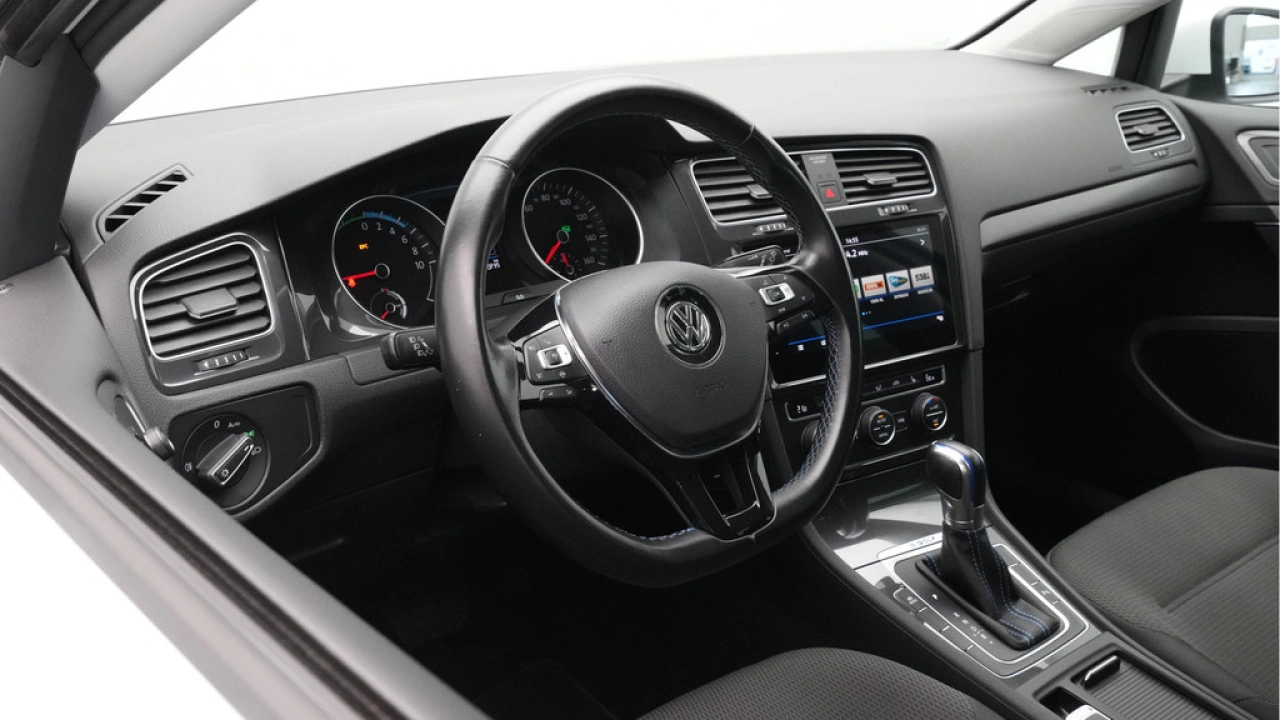 Volkswagen e-Golf 136pk