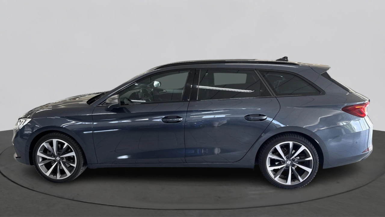 SEAT Leon Sportstourer 1.5 eTSI FR Launch Edition
