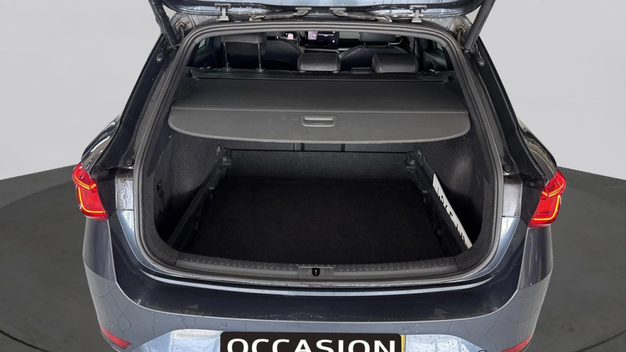 SEAT Leon Sportstourer 1.5 eTSI FR Launch Edition