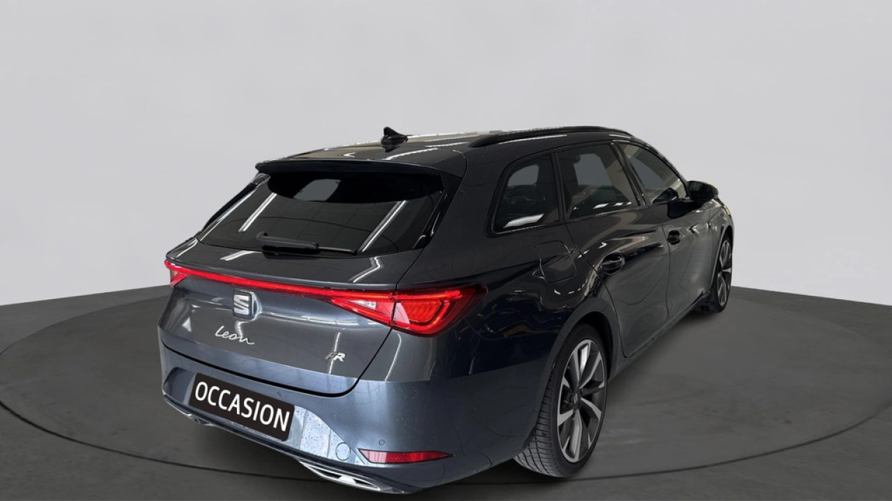 SEAT Leon Sportstourer 1.5 eTSI FR Launch Edition