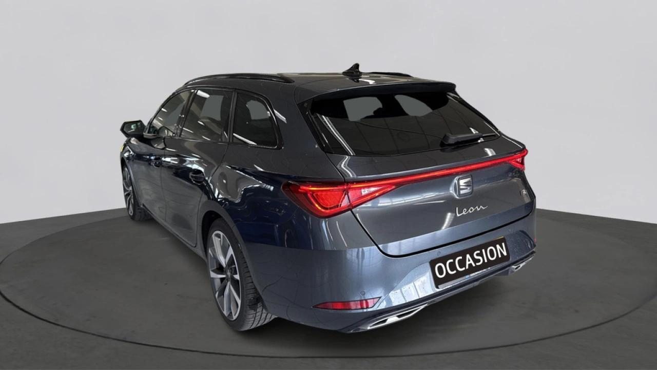 SEAT Leon Sportstourer 1.5 eTSI FR Launch Edition