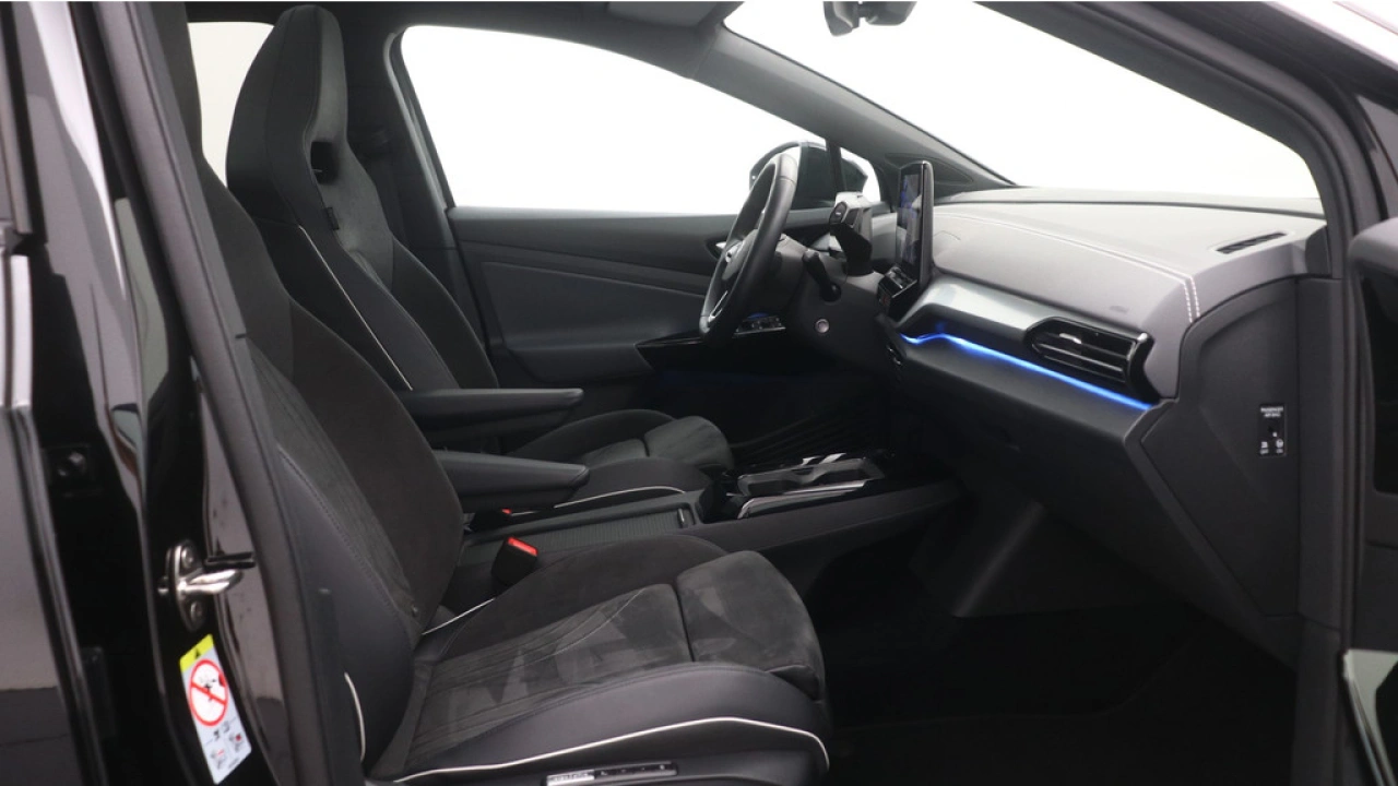 Volkswagen ID.5 Pro Advantage 77 kWh 204pk Panoramadak Top Sport interieur