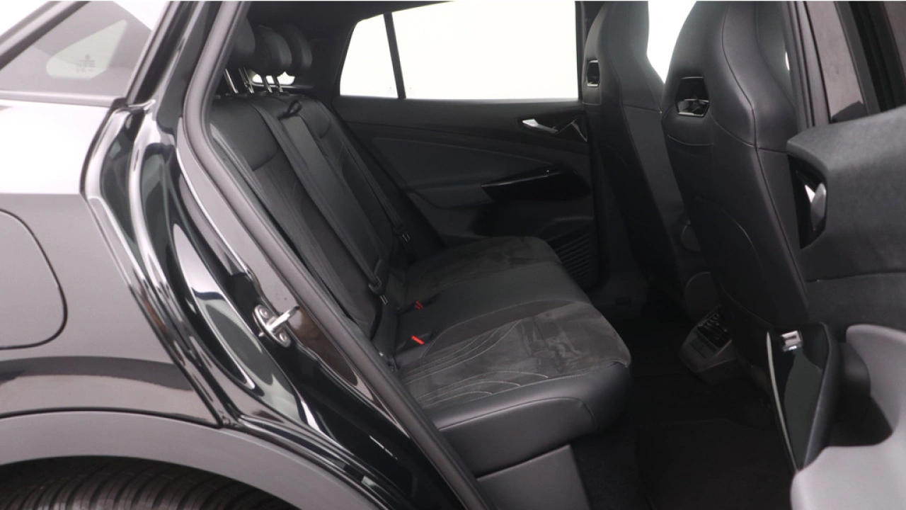 Volkswagen ID.5 Pro Advantage 77 kWh 204pk Panoramadak Top Sport interieur