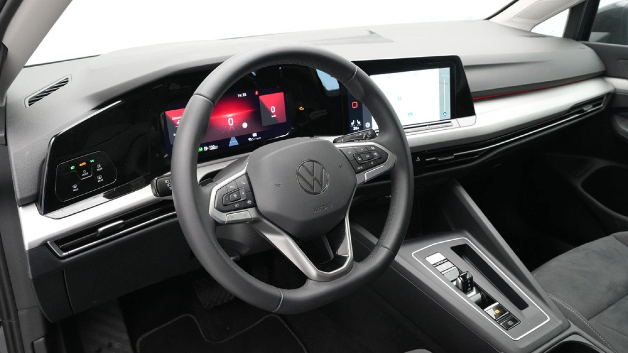 Volkswagen Golf 1.0 eTSI 110pk DSG Life Business