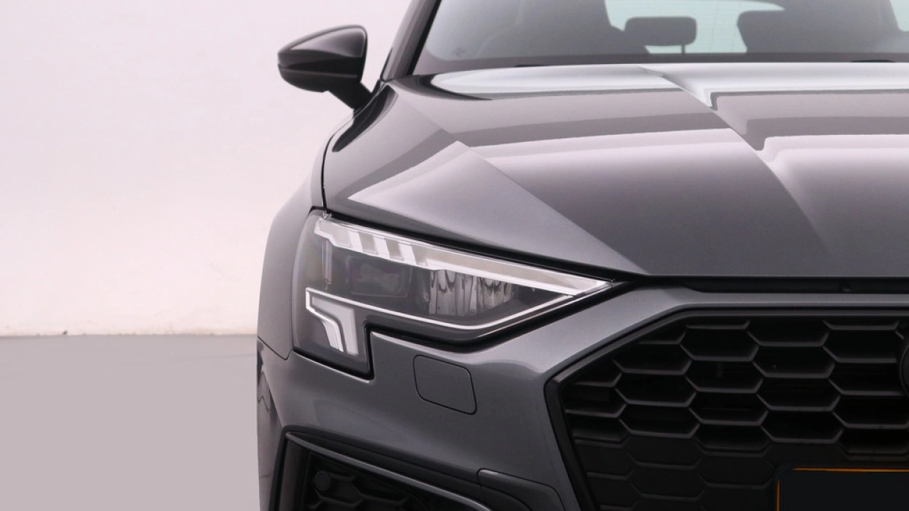 Audi A3 Sportback 30 TFSI S edition | Navigatie | Carplay | 17